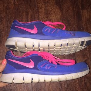 Nike tennis shoes